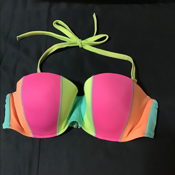 Victoria's Secret Other - VICTORIAS SECRET 34D BATHING SUIT TOP EUC